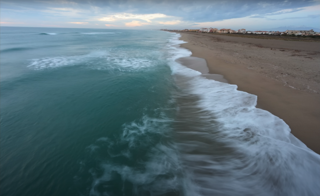 Photo de la mer avec un filtre ND sur l'objectif Sony 16mm f1.8 G 